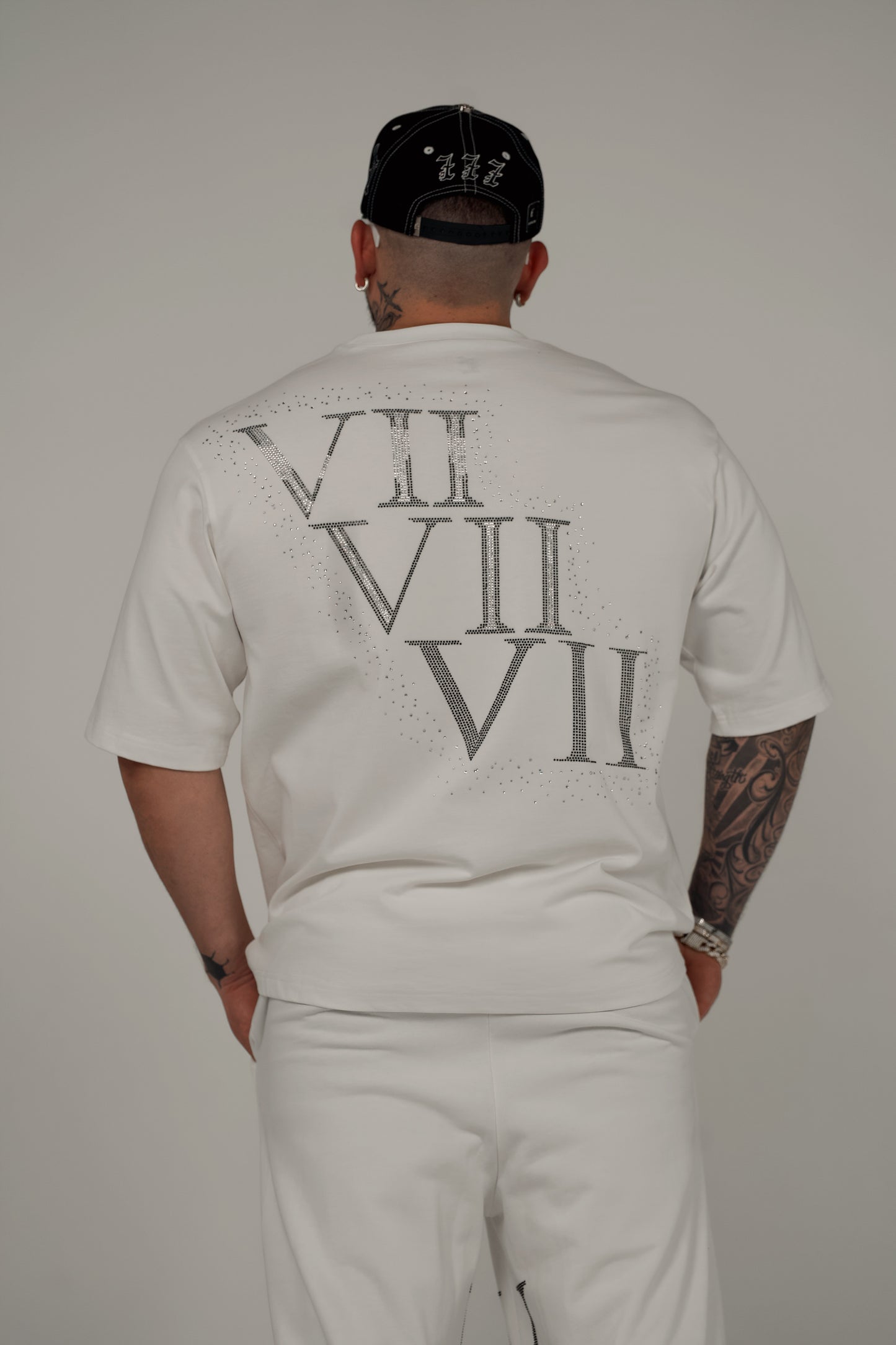 VI T-SHIRT